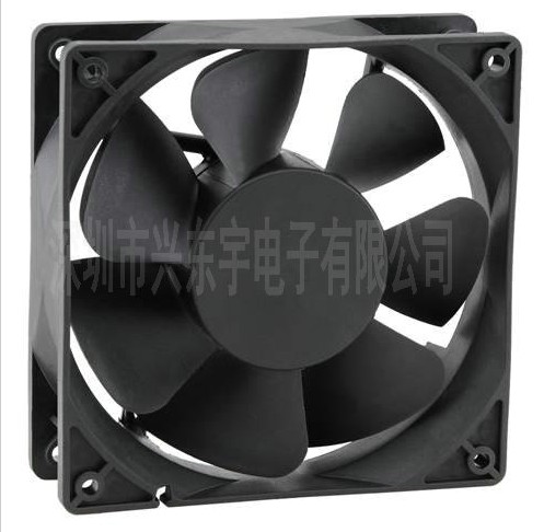 雙滾珠交流風(fēng)扇細(xì)心清理，專心制造！